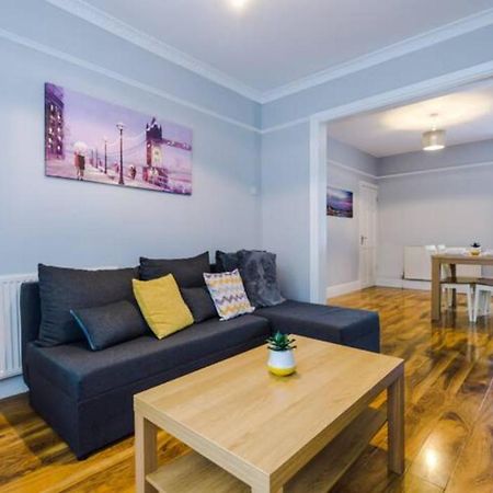 Anfield House 2 Bedroom 2 Mins From Anfield Stadium Sleeps 7リヴァプール エクステリア 写真