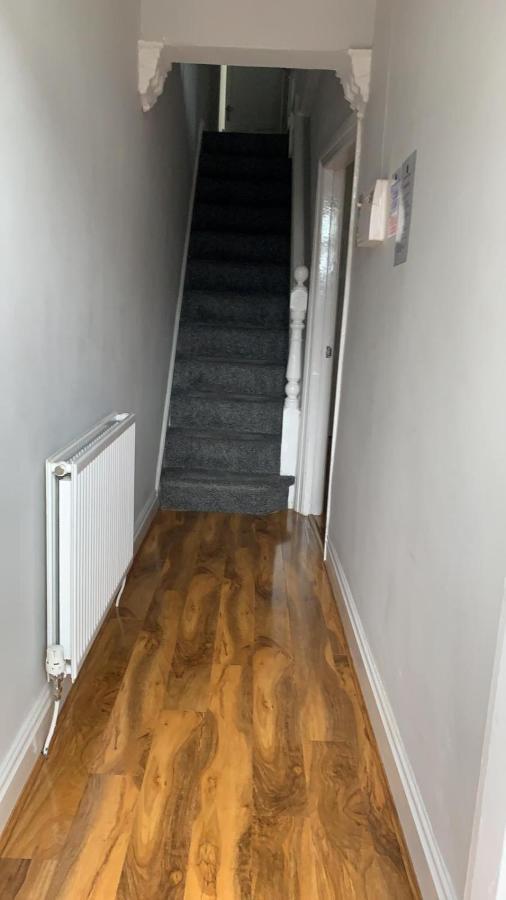 Anfield House 2 Bedroom 2 Mins From Anfield Stadium Sleeps 7リヴァプール エクステリア 写真