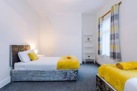 Anfield House 2 Bedroom 2 Mins From Anfield Stadium Sleeps 7リヴァプール エクステリア 写真