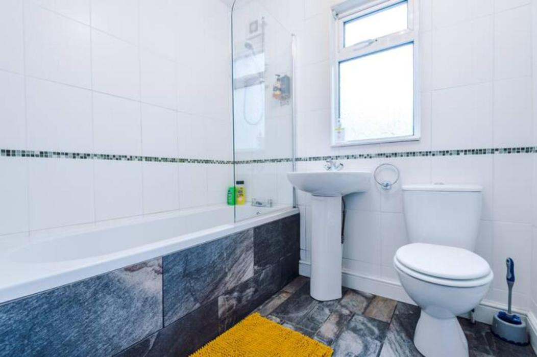 Anfield House 2 Bedroom 2 Mins From Anfield Stadium Sleeps 7リヴァプール エクステリア 写真