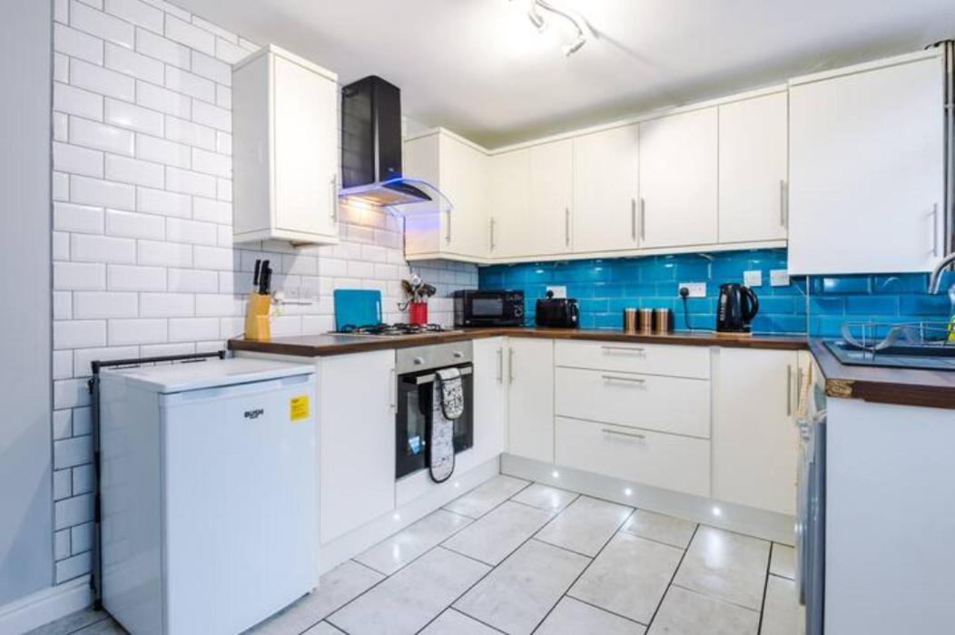 Anfield House 2 Bedroom 2 Mins From Anfield Stadium Sleeps 7リヴァプール エクステリア 写真